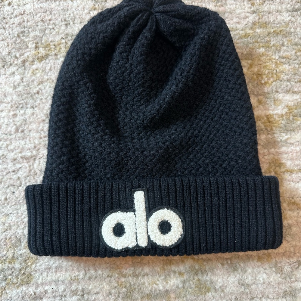 Alo Beanie, Alo Unisex Wool Beanie in Black